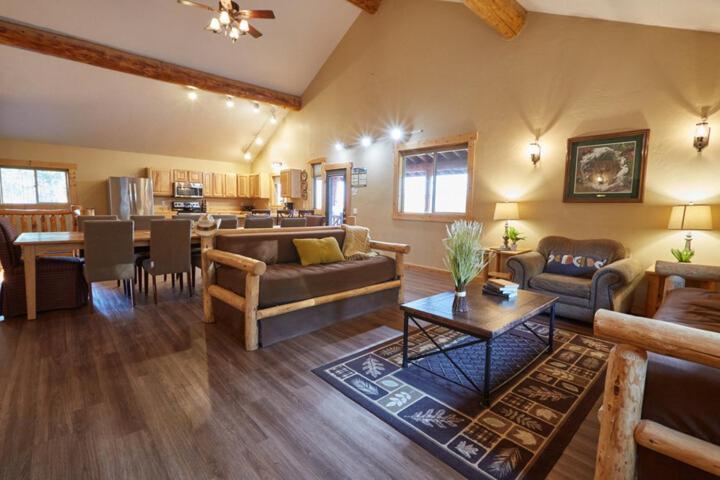 Paddle Ridge Villa West Glacier Exterior photo