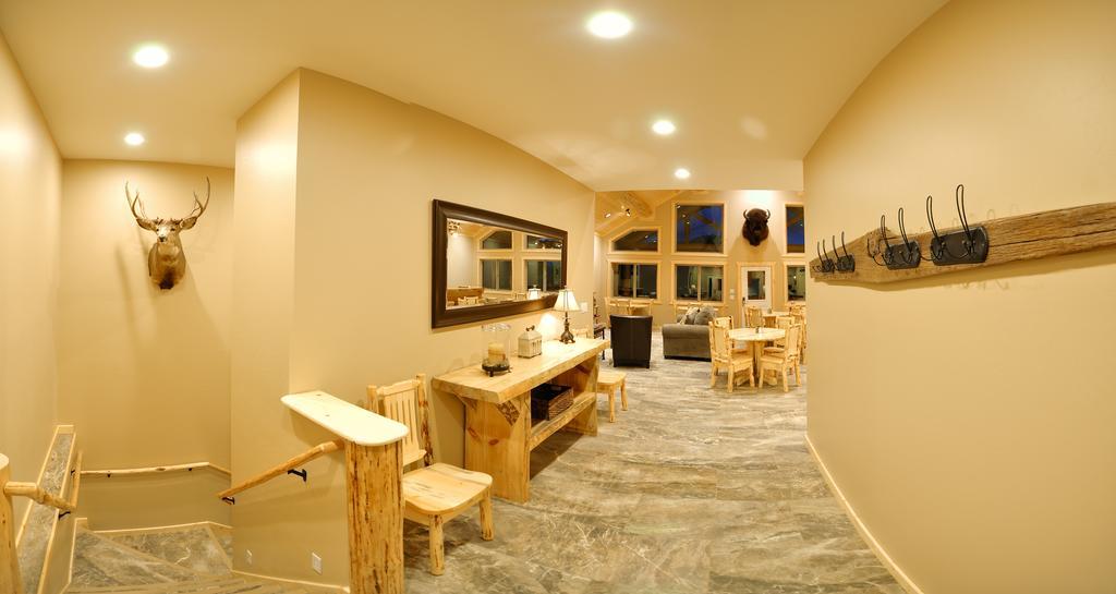Paddle Ridge Villa West Glacier Exterior photo