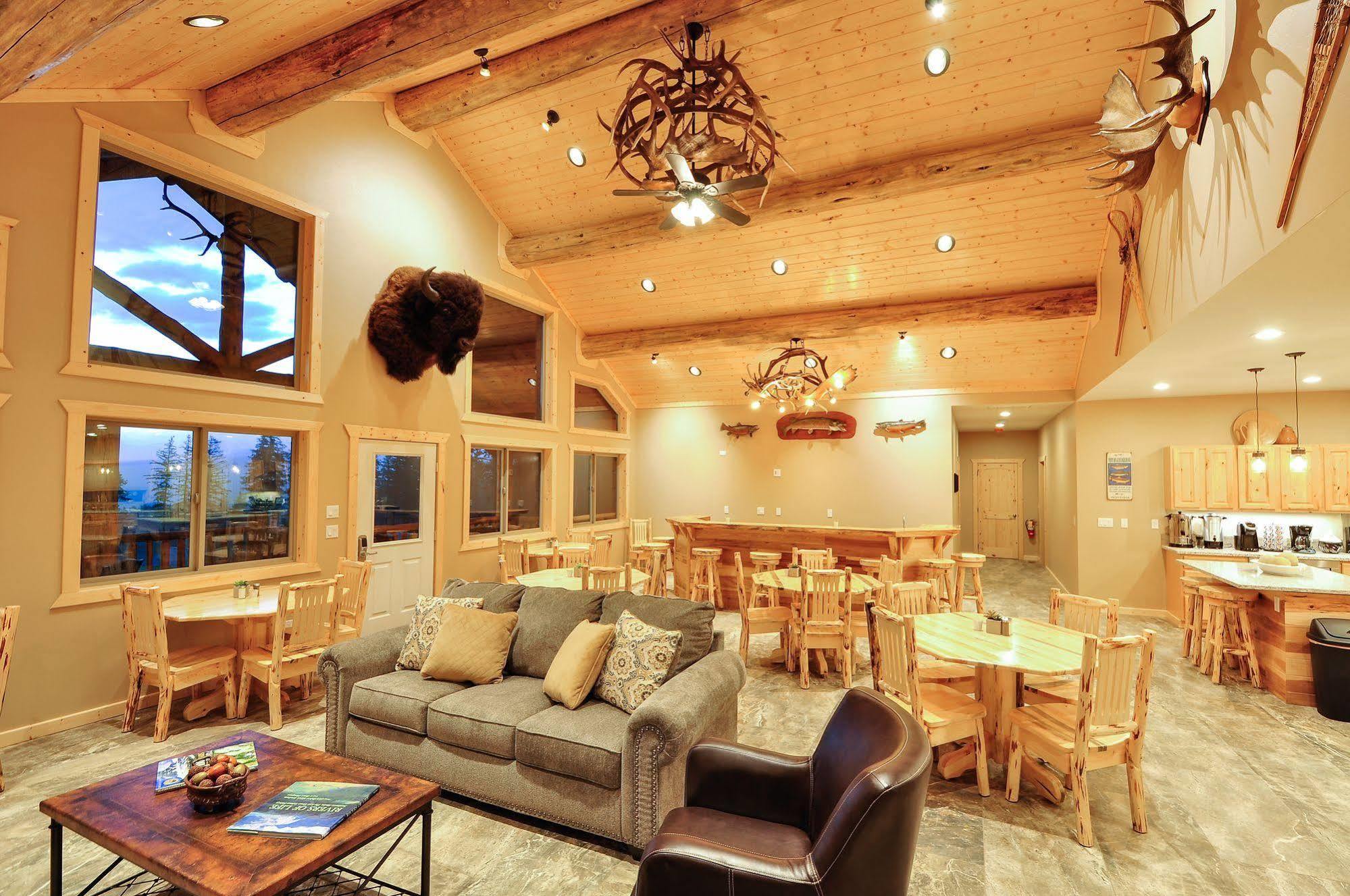Paddle Ridge Villa West Glacier Exterior photo