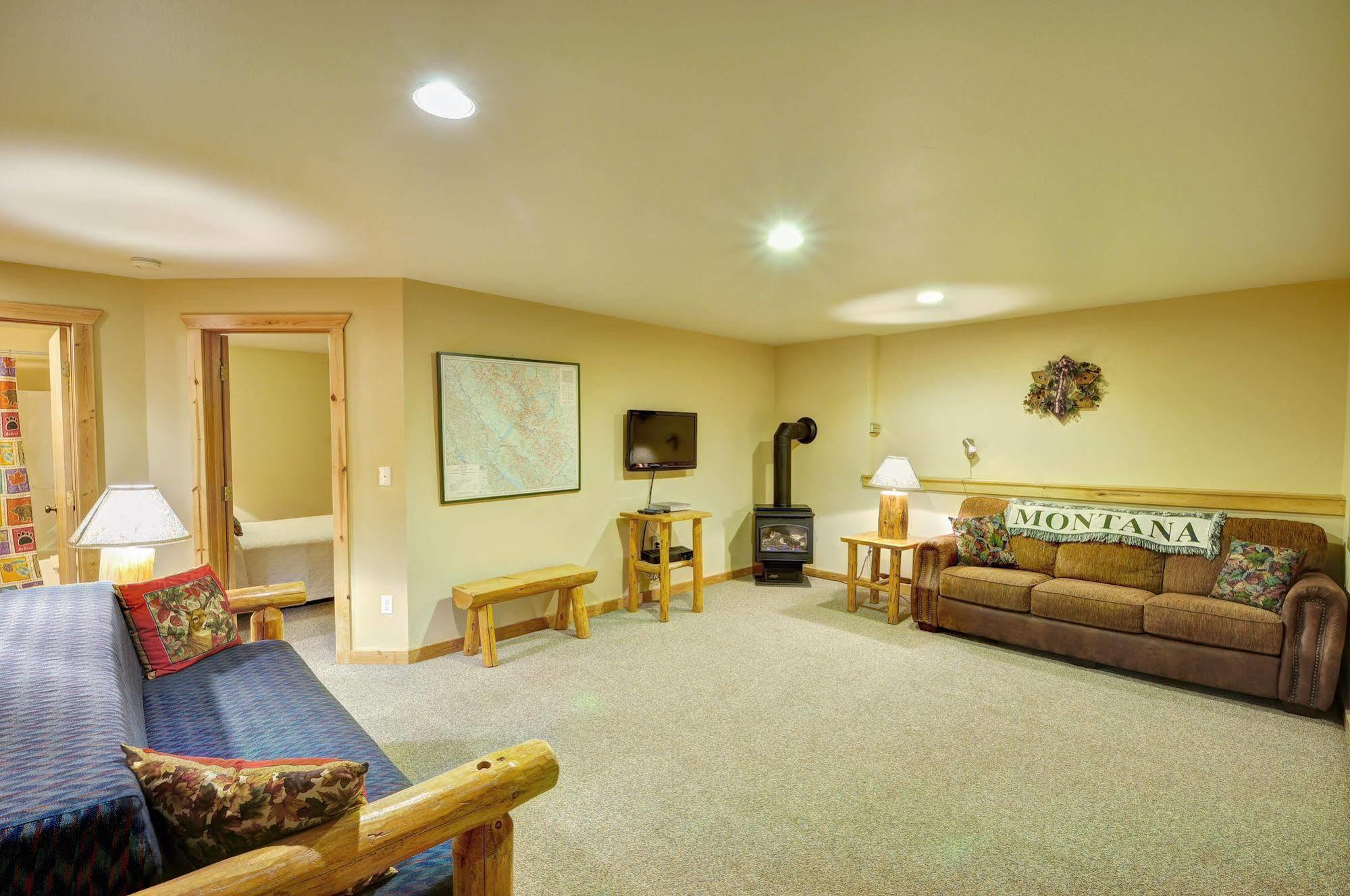 Paddle Ridge Villa West Glacier Exterior photo